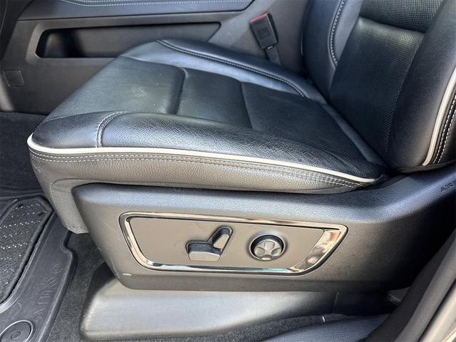 Photo of 2023 Granite Crystal Metallic Clearcoat RAM 1500