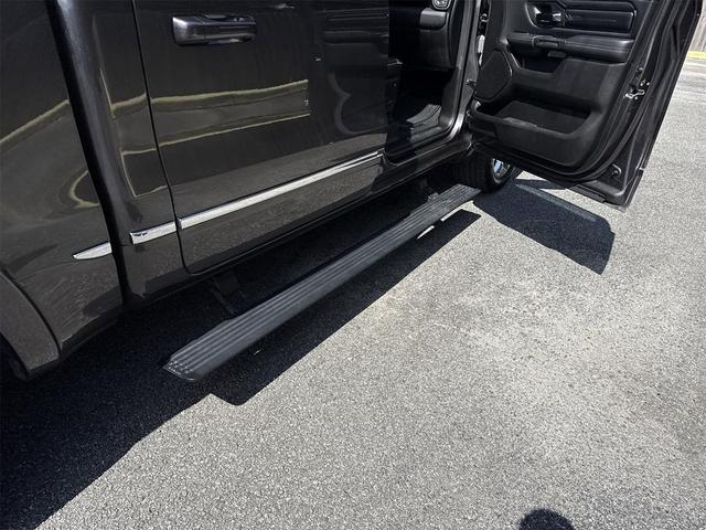 Photo of 2023 Granite Crystal Metallic Clearcoat RAM 1500
