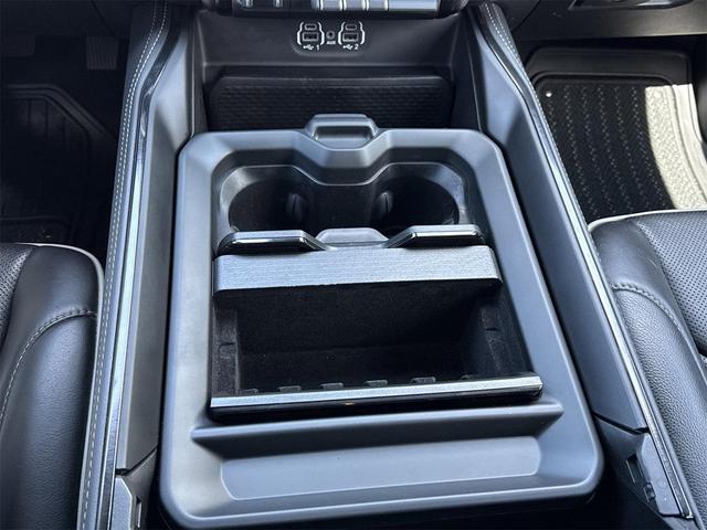 Photo of 2023 Granite Crystal Metallic Clearcoat RAM 1500