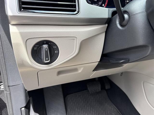 Photo of 2019 Deep Black Pearl Volkswagen Atlas