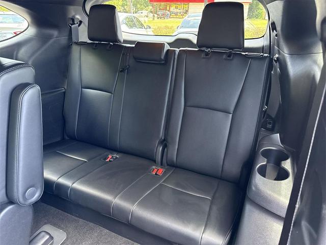 Photo of 2024 Magnetic Gray Metallic Toyota Highlander