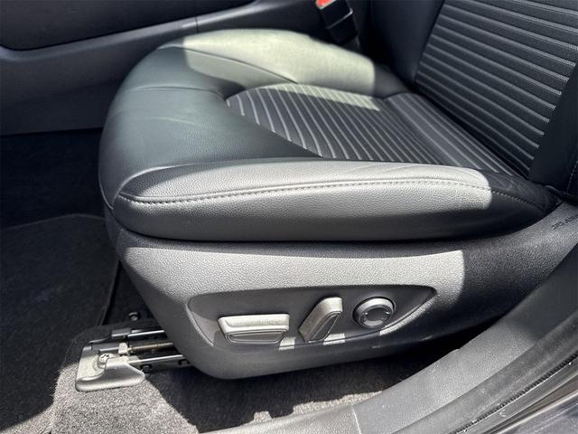 Photo of 2024 Magnetic Gray Metallic Toyota Highlander