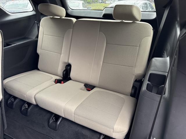 Photo of 2022 Silver Ice Metallic Chevrolet Traverse