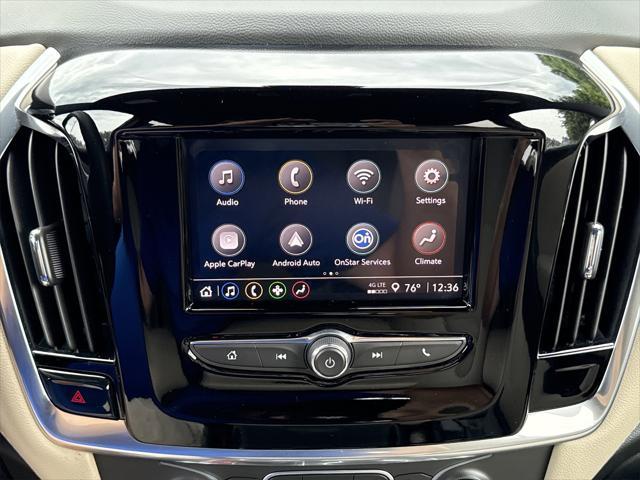 Photo of 2022 Silver Ice Metallic Chevrolet Traverse