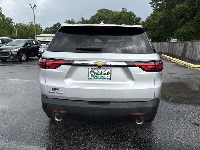 Photo of 2022 Silver Ice Metallic Chevrolet Traverse