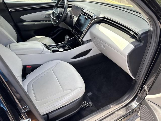 Photo of 2023 Phantom Black Hyundai TUCSON