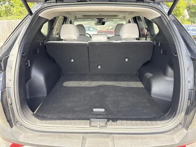 Photo of 2023 Phantom Black Hyundai TUCSON