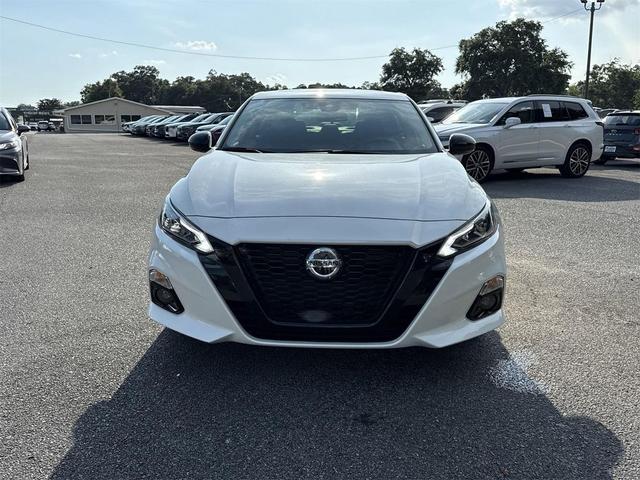 Photo of 2022 Pearl White Tricoat Nissan Altima