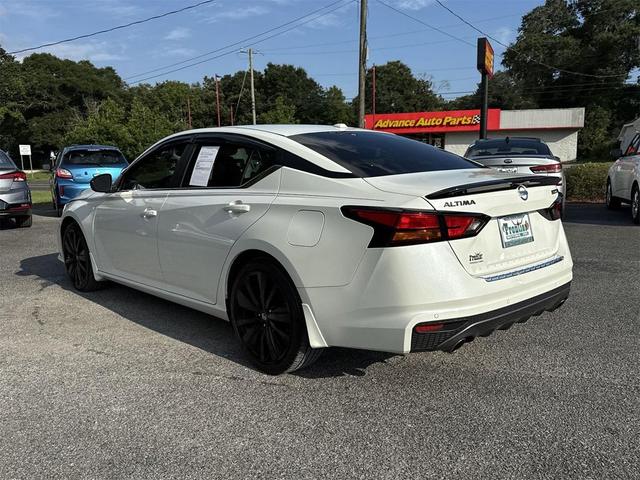 Photo of 2022 Pearl White Tricoat Nissan Altima