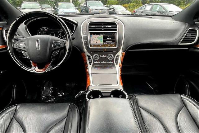 Photo of 2018 MAGNETIC GRAY METALLIC Lincoln MKX