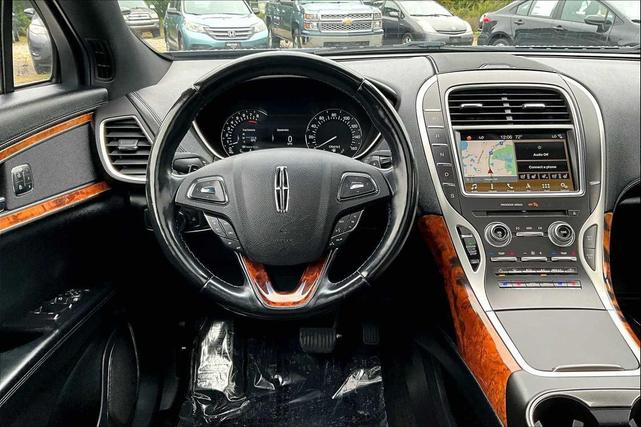 Photo of 2018 MAGNETIC GRAY METALLIC Lincoln MKX