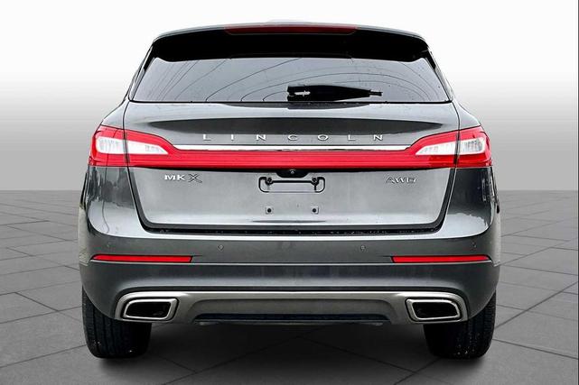 Photo of 2018 MAGNETIC GRAY METALLIC Lincoln MKX