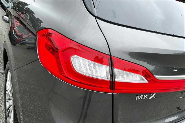 Photo of 2018 MAGNETIC GRAY METALLIC Lincoln MKX