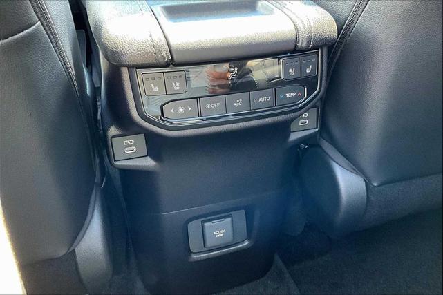 Photo of 2025 Wind Chill Pearl Toyota Grand Highlander