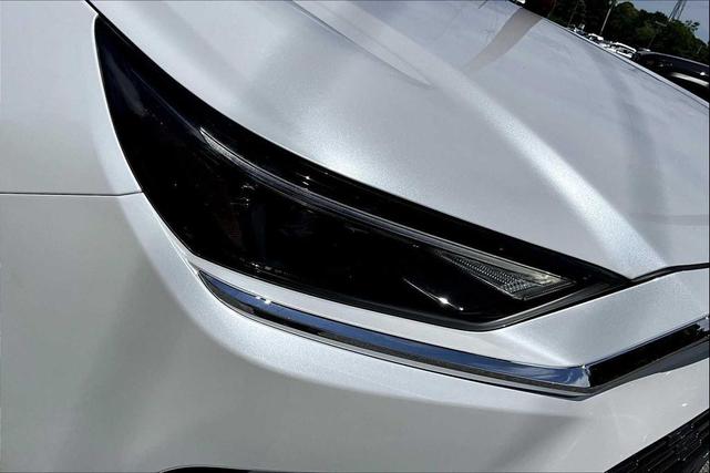 Photo of 2025 Wind Chill Pearl Toyota Grand Highlander