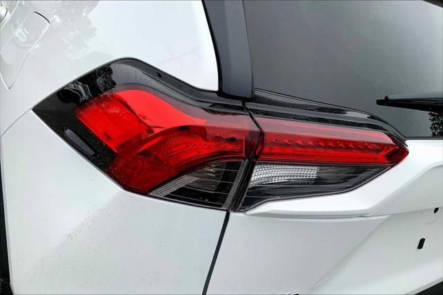 Photo of 2025 Ice Cap Toyota RAV4