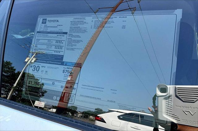 Photo of 2025 Ice Cap Toyota RAV4