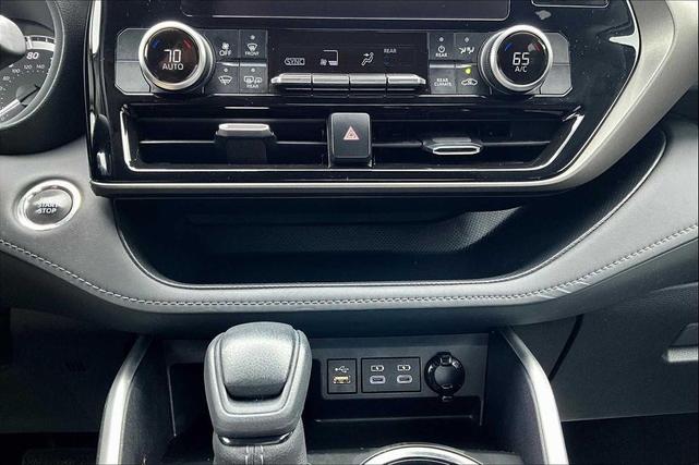 Photo of 2023 Magnetic Gray Metallic Toyota Highlander
