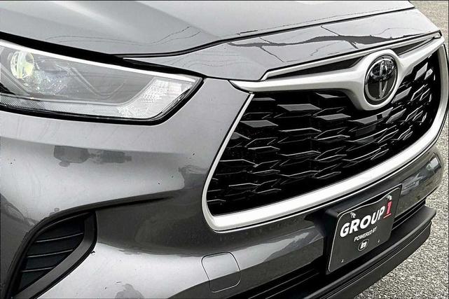 Photo of 2023 Magnetic Gray Metallic Toyota Highlander