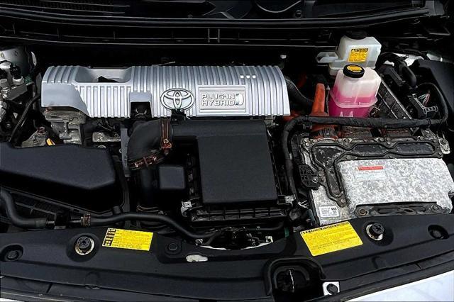 Photo of 2012 Classic Silver Metallic Toyota Prius Plug-in