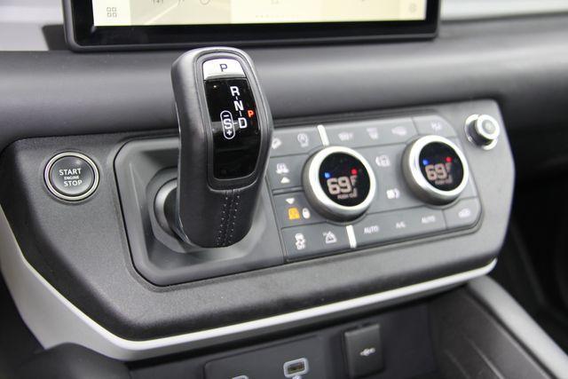 Photo of 2024 Fuji White Land Rover Defender