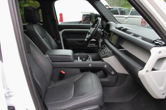 Photo of 2024 Fuji White Land Rover Defender