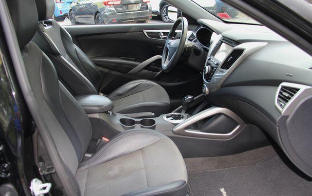 Photo of 2013 Ultra Black Pearl Hyundai Veloster