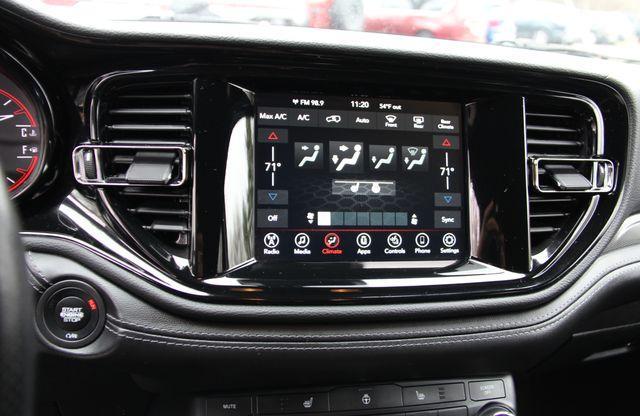Photo of 2022 Octane Red Pearlcoat Dodge Durango