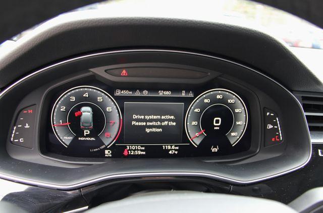 Photo of 2024 Mythos Black Metallic Audi Q7