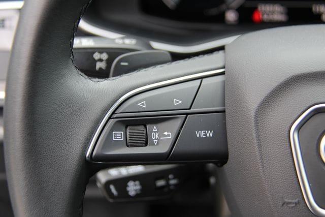 Photo of 2024 Mythos Black Metallic Audi Q7