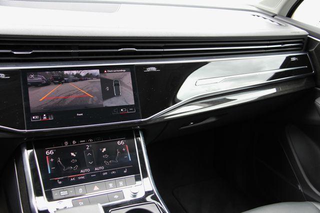 Photo of 2024 Mythos Black Metallic Audi Q7