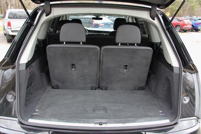 Photo of 2024 Mythos Black Metallic Audi Q7