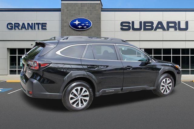 Photo of 2024 Crystal Black Silica Subaru Outback