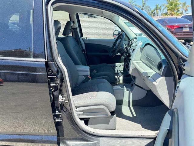 Photo of 2009 Brilliant Black Pearl Chrysler PT Cruiser