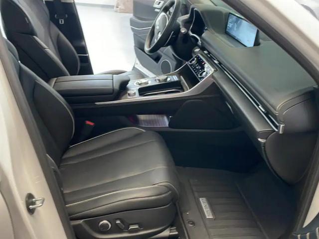 Photo of 2024 Alta White Genesis GV80