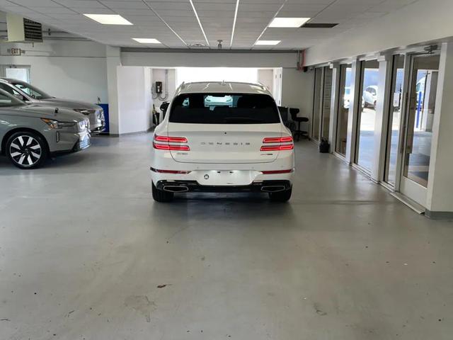 Photo of 2024 Alta White Genesis GV80
