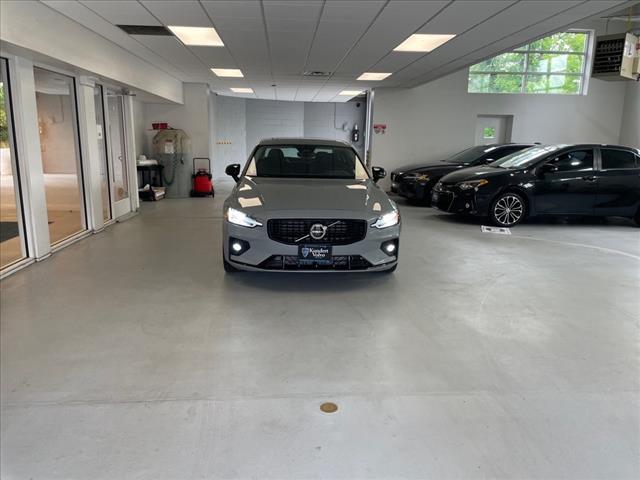 Photo of 2024 Vapour Gray Volvo S60