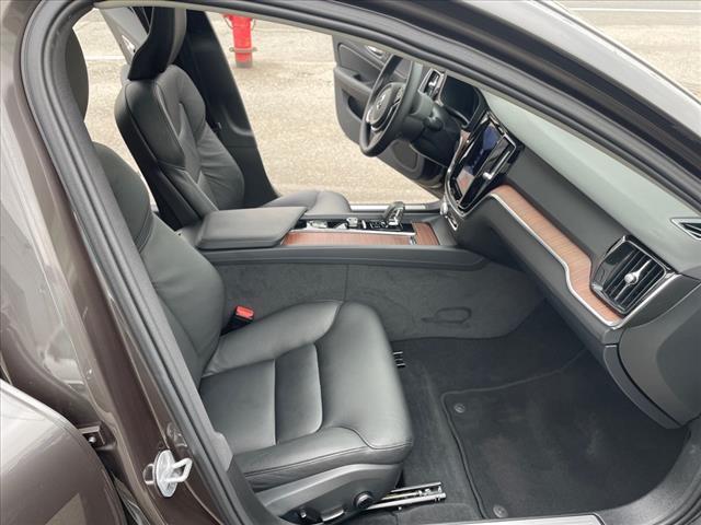 Photo of 2024 Platinum Gray Volvo S60