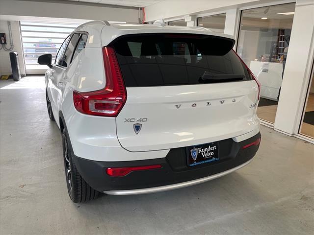 Photo of 2025 Crystal White Pearl Volvo XC40