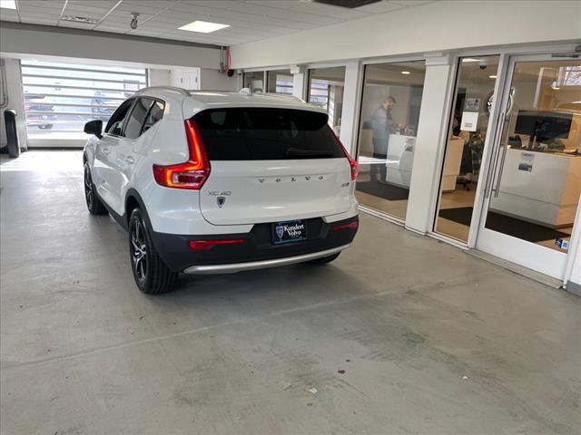 Photo of 2025 Crystal White Pearl Volvo XC40