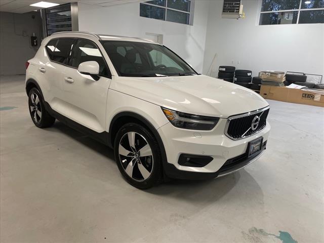 2022 Volvo XC40