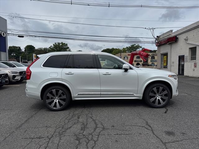 Photo of 2025 Crystal White Volvo XC90