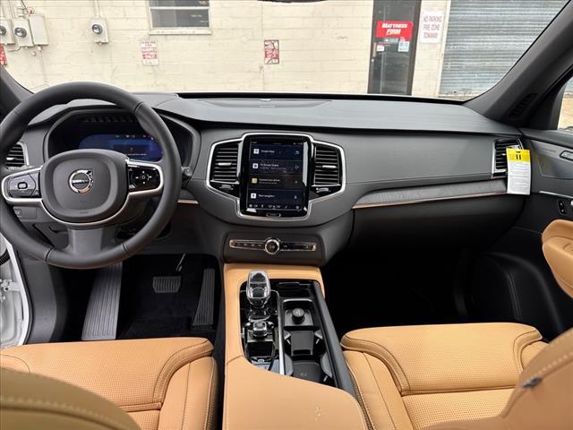 Photo of 2025 Crystal White Volvo XC90