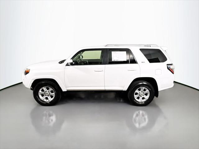 Photo of 2016 Super White Toyota 4Runner