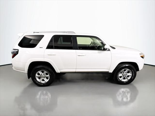 Photo of 2016 Super White Toyota 4Runner
