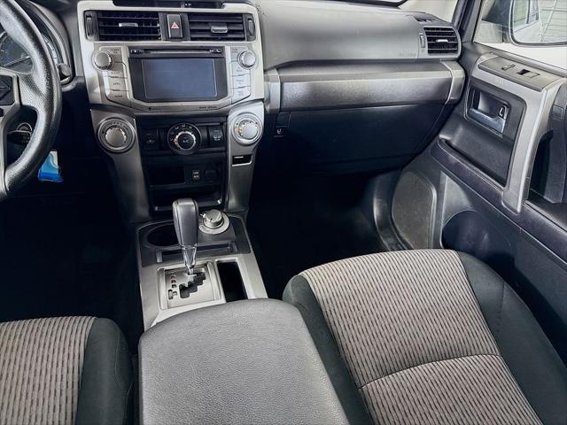 Photo of 2016 Super White Toyota 4Runner