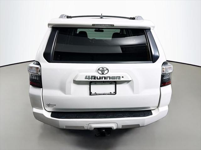 Photo of 2016 Super White Toyota 4Runner