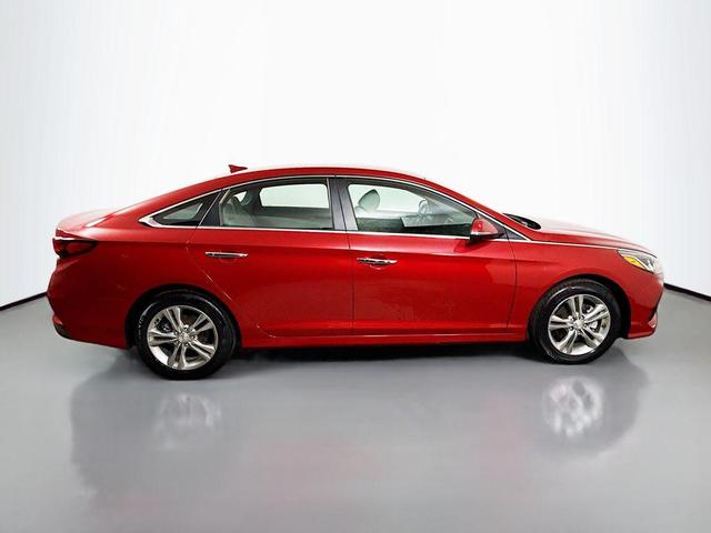Photo of 2018 Scarlet Red Hyundai SONATA