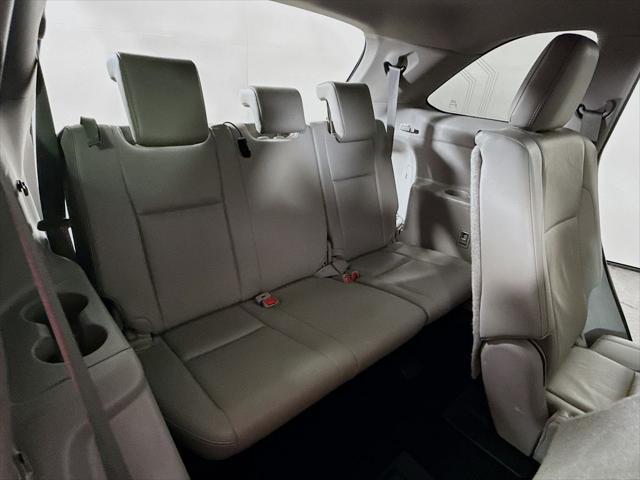 Photo of 2019 Shoreline Blue Pearl Toyota Highlander