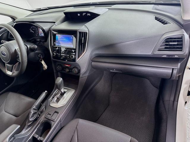 Photo of 2023 Crystal White Pearl Subaru Impreza
